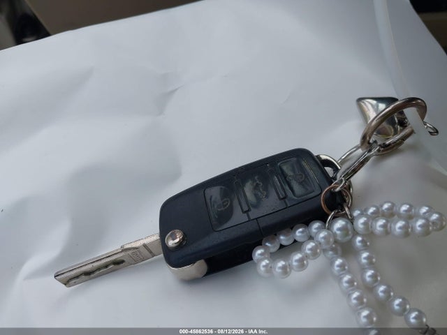 Продажа на аукционе авто 2004 Volkswagen New Beetle Gls, vin: 3VWCM31Y74M321976, номер лота: 45862536