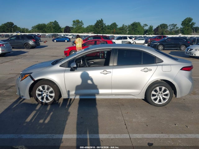 5YFEPMAE9MP174048 Toyota COROLLA LE