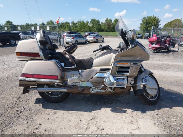 1988 Honda Gl1500 მანქანა იყიდება აუქციონზე, vin: 1HFSC2204JA002117, აუქციონის ნომერი: 45862734