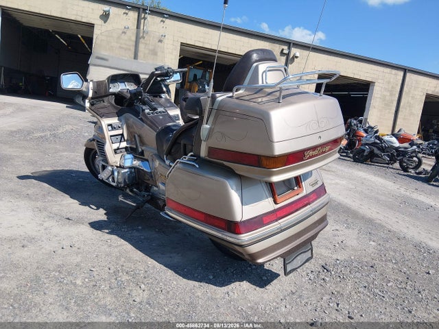 1988 Honda Gl1500 მანქანა იყიდება აუქციონზე, vin: 1HFSC2204JA002117, აუქციონის ნომერი: 45862734