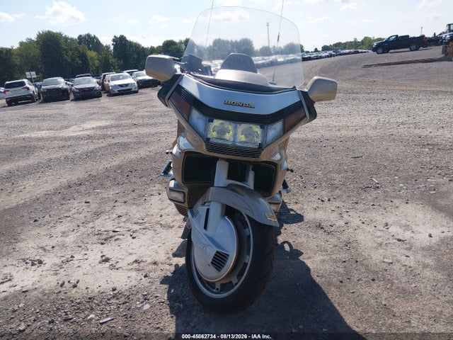 1988 Honda Gl1500 მანქანა იყიდება აუქციონზე, vin: 1HFSC2204JA002117, აუქციონის ნომერი: 45862734