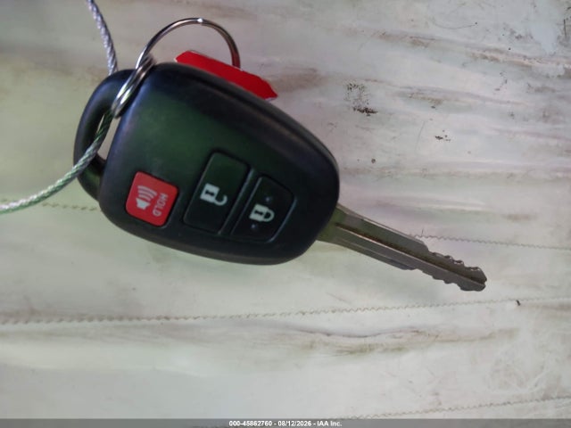 Toyota RAV4 LE 2015 JTMZFREV4FJ059313 Image 11