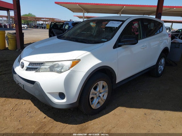 Toyota RAV4 LE 2015 JTMZFREV4FJ059313 Image 2