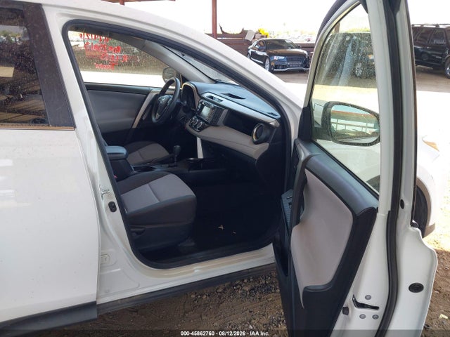 Toyota RAV4 LE 2015 JTMZFREV4FJ059313 Image 5