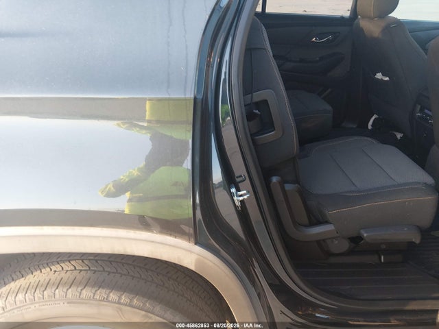 1GNERGKWXJJ159407 Chevrolet Traverse Lt Cloth