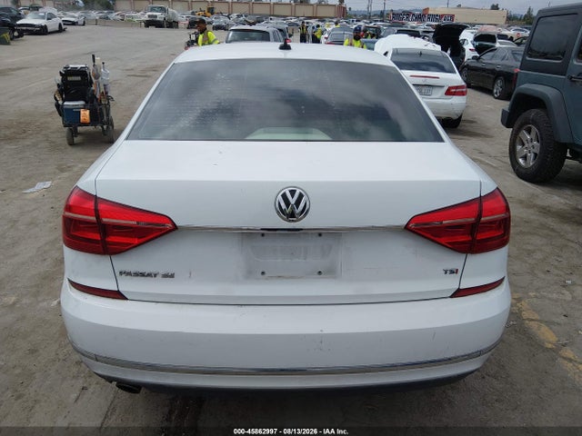 1VWBT7A37GC061031 Volkswagen Passat 1.8t Se