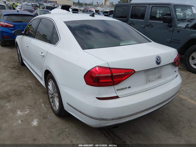 1VWBT7A37GC061031 Volkswagen Passat 1.8t Se