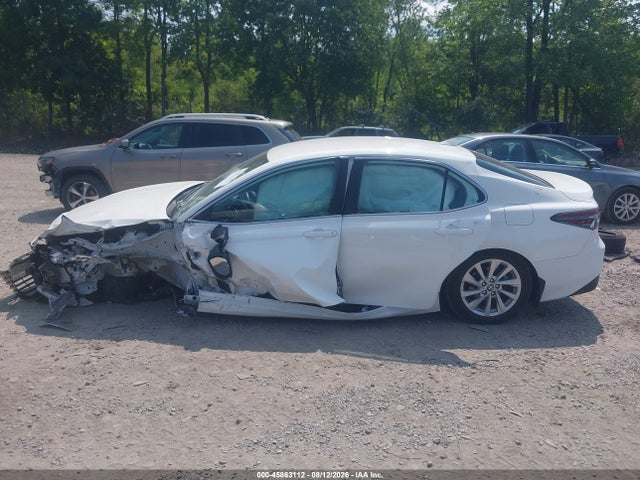 45863112 :رقم المزاد ، 4T1C11AK5PU172331 vin ، 2023 Toyota Camry Le مزاد بيع