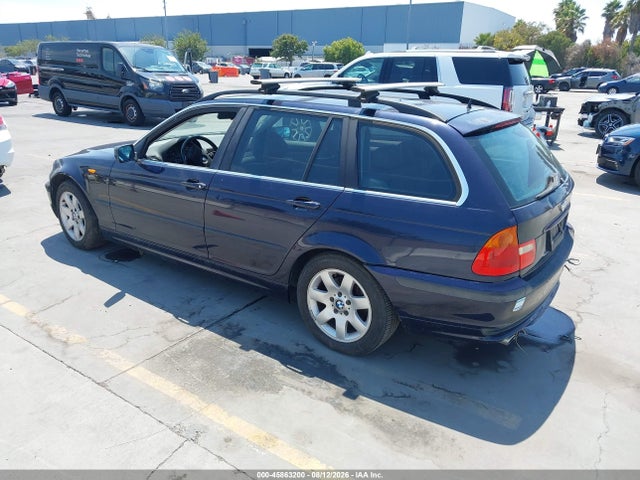 45863200 :رقم المزاد ، WBAAX134X3PJ00541 vin ، 2003 Bmw 325it مزاد بيع