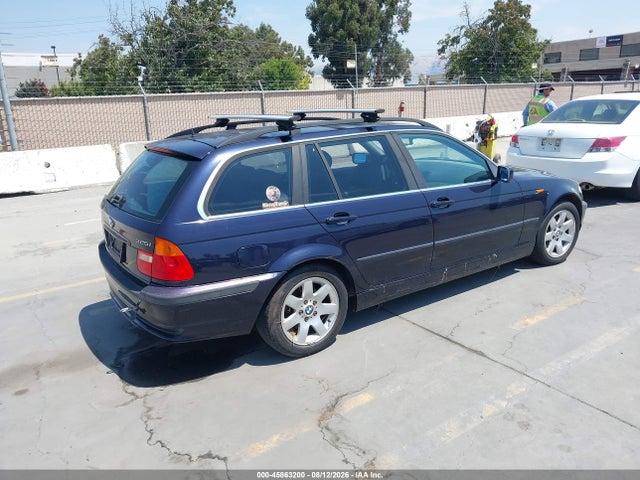 45863200 :رقم المزاد ، WBAAX134X3PJ00541 vin ، 2003 Bmw 325it مزاد بيع