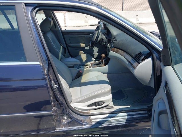 45863200 :رقم المزاد ، WBAAX134X3PJ00541 vin ، 2003 Bmw 325it مزاد بيع