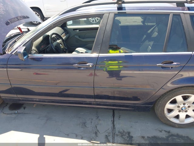 45863200 :رقم المزاد ، WBAAX134X3PJ00541 vin ، 2003 Bmw 325it مزاد بيع