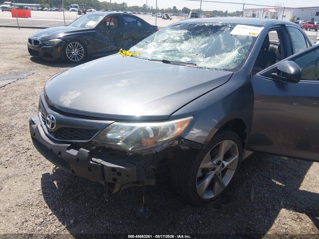 45863261 :رقم المزاد ، 4T1BF1FK7EU442517 vin ، 2014 Toyota Camry Se Sport مزاد بيع