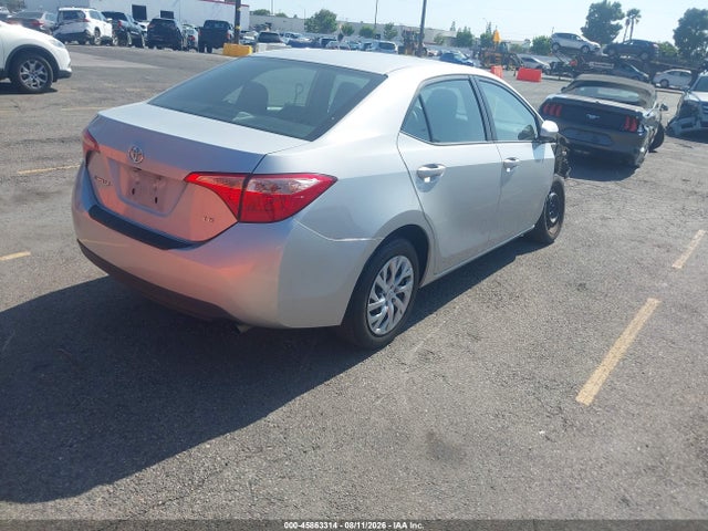 Toyota COROLLA LE 2018 5YFBURHE8JP844778 Image 4