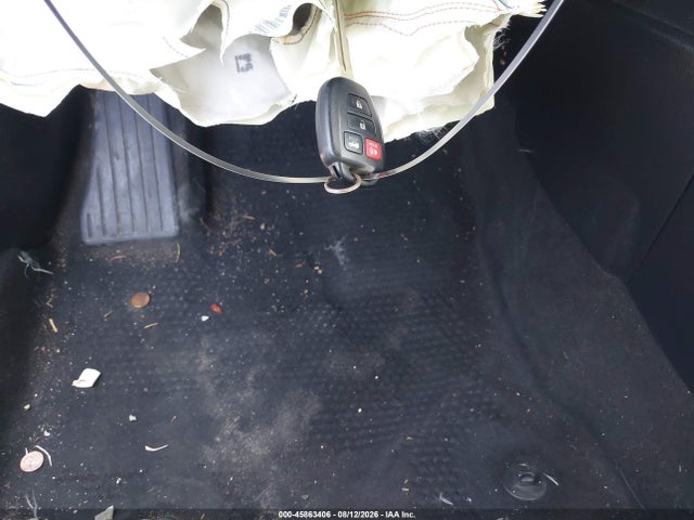 45863406 :رقم المزاد ، 2T1BURHEXFC397572 vin ، 2015 Toyota Corolla Le مزاد بيع
