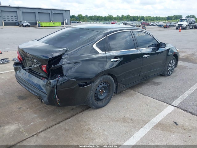 2017 Nissan Altima 2.5 S მანქანა იყიდება აუქციონზე, vin: 1N4AL3AP7HN313639, აუქციონის ნომერი: 45863446