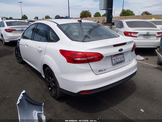 Ford FOCUS SE 2016 1FADP3F29GL351477 Image 3