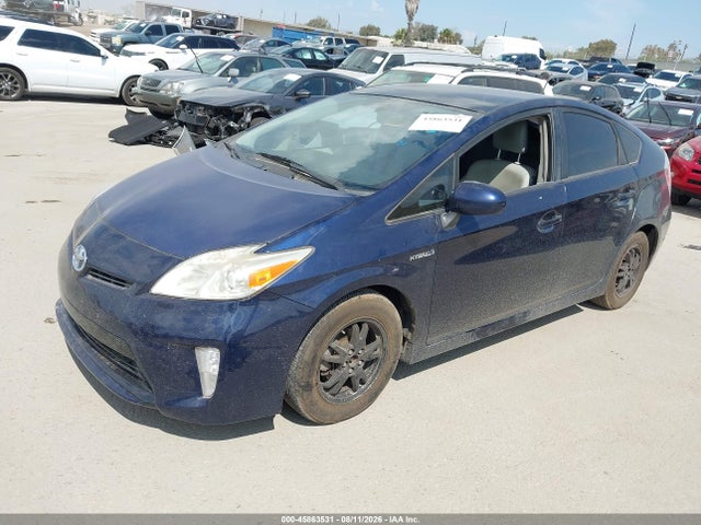 Toyota Prius Four 2014 JTDKN3DU7E1765068 Image 2