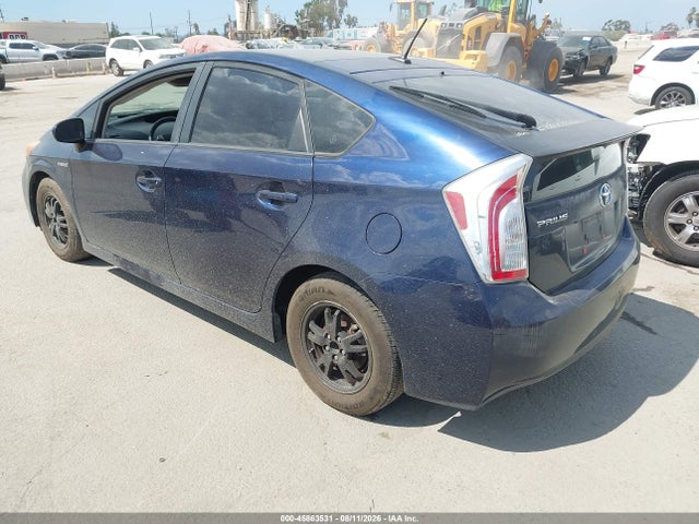 Toyota Prius Four 2014 JTDKN3DU7E1765068 Image 3