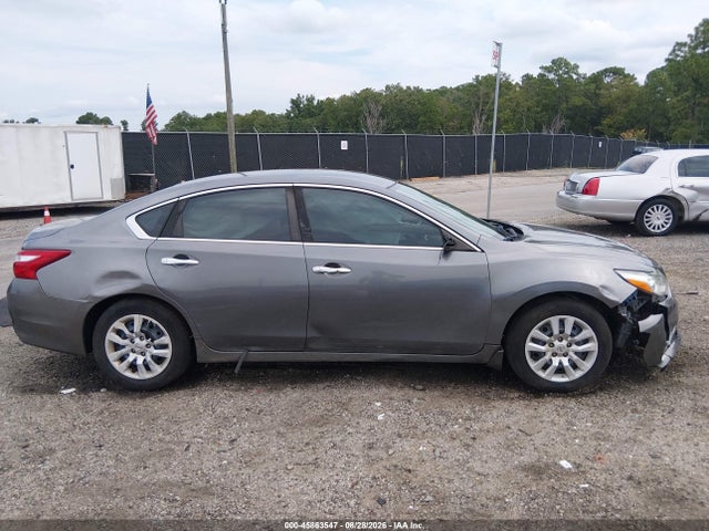 2017 Nissan Altima 2.5 S მანქანა იყიდება აუქციონზე, vin: 1N4AL3AP1HC232082, აუქციონის ნომერი: 45863547