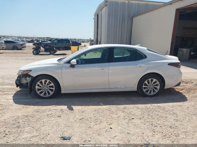 4T1C11AK5NU678870 Toyota CAMRY LE