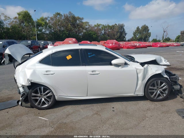 Lexus IS 300 2019 JTHBA1D29K5085481 Image 13