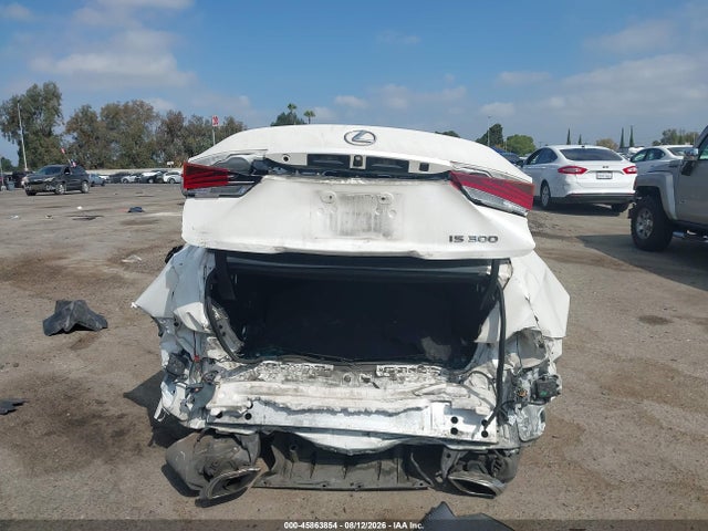 Lexus IS 300 2019 JTHBA1D29K5085481 Image 16