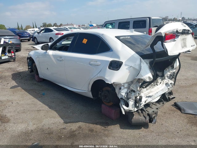 Lexus IS 300 2019 JTHBA1D29K5085481 Image 3