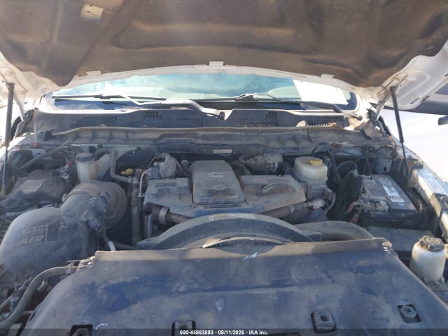 3C63R3CL4HG717400 RAM 3500 Tradesman 4x4 6&#039;4 Box