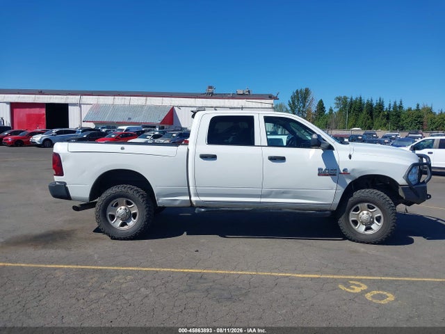 3C63R3CL4HG717400 RAM 3500 Tradesman 4x4 6&#039;4 Box