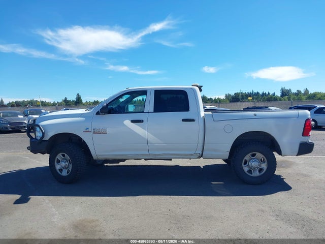 3C63R3CL4HG717400 RAM 3500 Tradesman 4x4 6&#039;4 Box