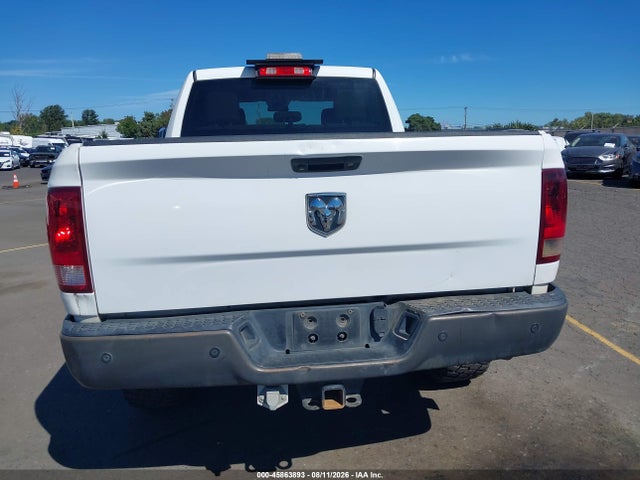 3C63R3CL4HG717400 RAM 3500 Tradesman 4x4 6&#039;4 Box
