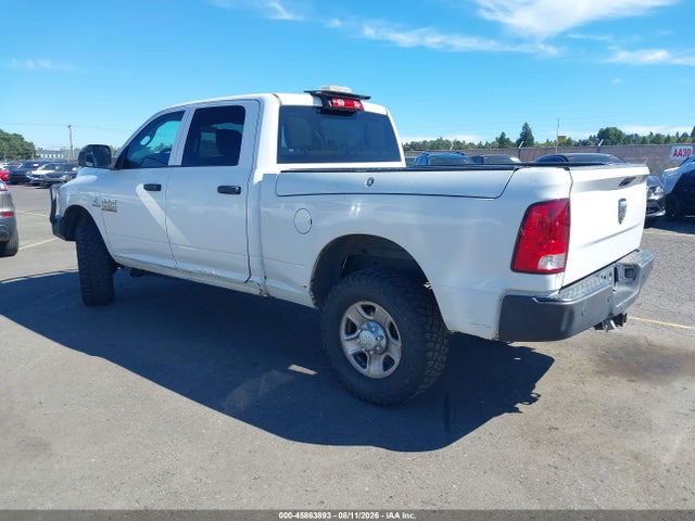 3C63R3CL4HG717400 RAM 3500 Tradesman 4x4 6&#039;4 Box