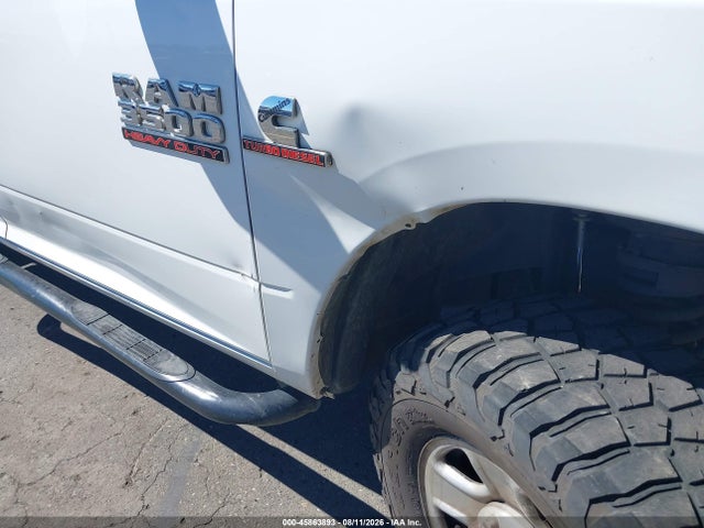3C63R3CL4HG717400 RAM 3500 Tradesman 4x4 6&#039;4 Box