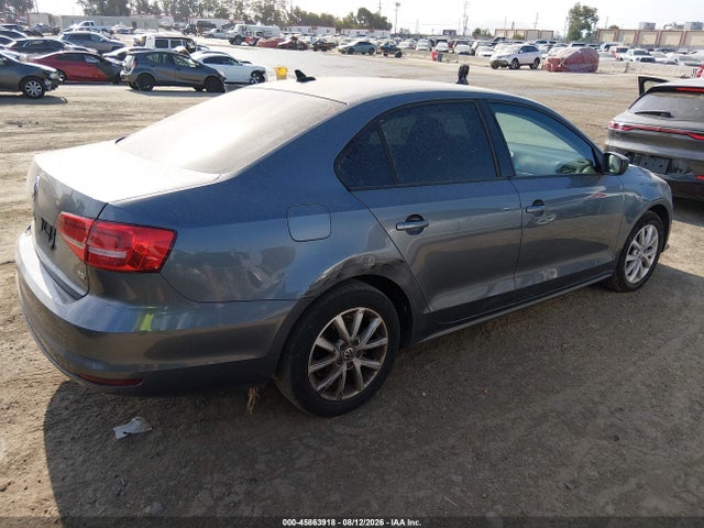 3VWD17AJ2FM245576 Volkswagen Jetta 1.8t Se
