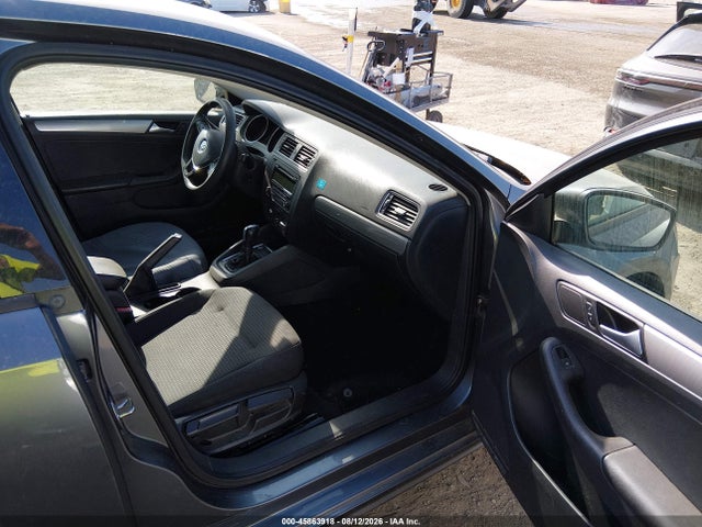 3VWD17AJ2FM245576 Volkswagen Jetta 1.8t Se