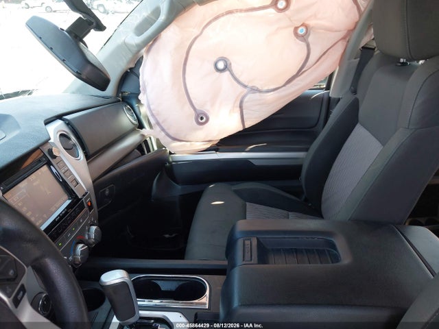 45864429 :رقم المزاد ، 5TFDY5F10HX650134 vin ، 2017 Toyota Tundra Sr5 5.7l V8 مزاد بيع