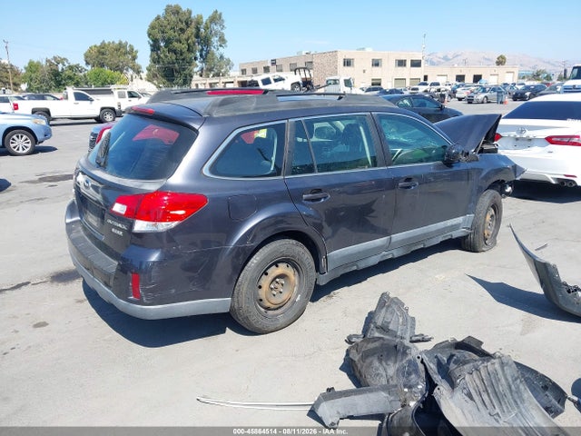 45864514 :رقم المزاد ، 4S4BRBAC3D3310033 vin ، 2013 Subaru Outback 2.5i مزاد بيع