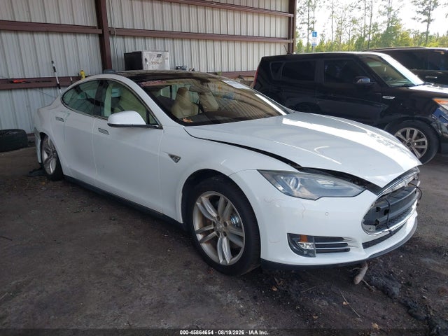 45864654 :رقم المزاد ، 5YJSA1DNXDFP05493 vin ، 2013 Tesla Model S مزاد بيع