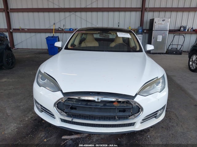 2013 Tesla Model S მანქანა იყიდება აუქციონზე, vin: 5YJSA1DNXDFP05493, აუქციონის ნომერი: 45864654