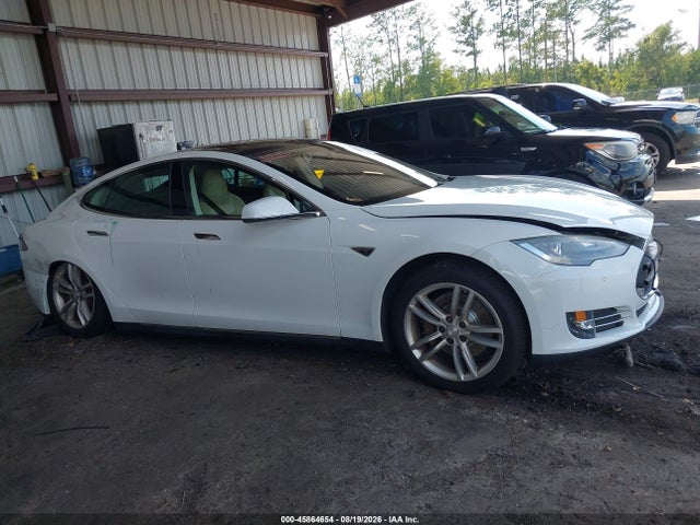 2013 Tesla Model S მანქანა იყიდება აუქციონზე, vin: 5YJSA1DNXDFP05493, აუქციონის ნომერი: 45864654