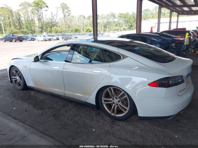 2013 Tesla Model S მანქანა იყიდება აუქციონზე, vin: 5YJSA1DNXDFP05493, აუქციონის ნომერი: 45864654
