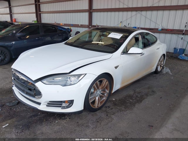 2013 Tesla Model S მანქანა იყიდება აუქციონზე, vin: 5YJSA1DNXDFP05493, აუქციონის ნომერი: 45864654