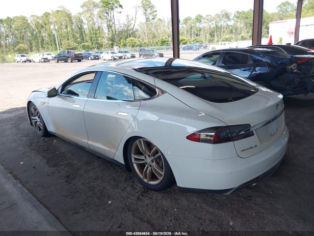 2013 Tesla Model S მანქანა იყიდება აუქციონზე, vin: 5YJSA1DNXDFP05493, აუქციონის ნომერი: 45864654