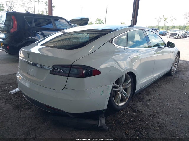 2013 Tesla Model S მანქანა იყიდება აუქციონზე, vin: 5YJSA1DNXDFP05493, აუქციონის ნომერი: 45864654