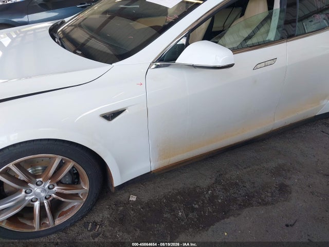 2013 Tesla Model S მანქანა იყიდება აუქციონზე, vin: 5YJSA1DNXDFP05493, აუქციონის ნომერი: 45864654
