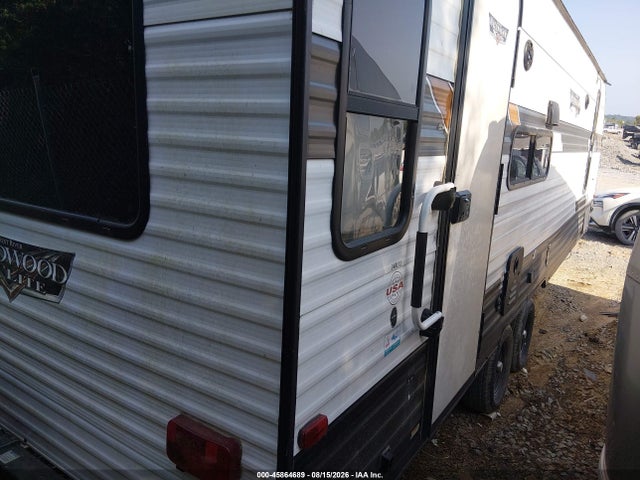 45864689 :رقم المزاد ، 4X4TWDZ23M7368560 vin ، 2021 Forest River Wildwood Towables مزاد بيع