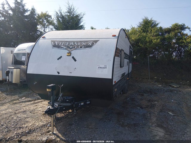 45864689 :رقم المزاد ، 4X4TWDZ23M7368560 vin ، 2021 Forest River Wildwood Towables مزاد بيع
