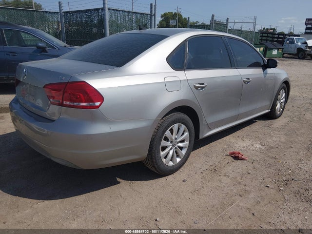 1VWAT7A30EC078715 Volkswagen Passat 1.8t Wolfsburg Edition