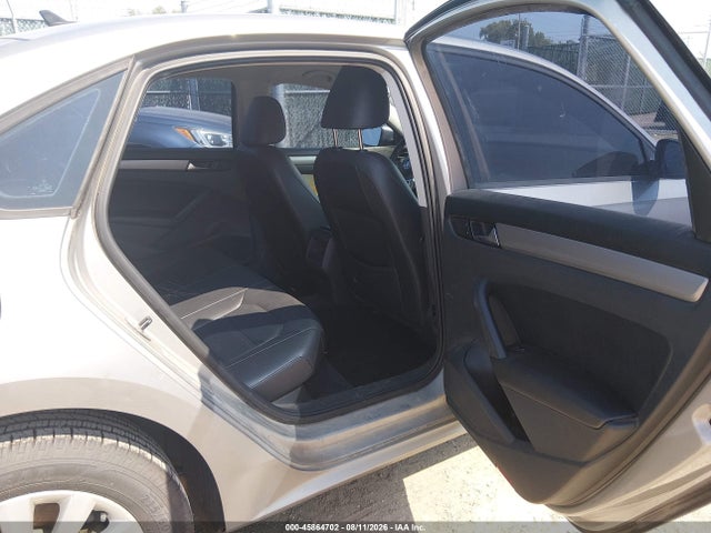 1VWAT7A30EC078715 Volkswagen Passat 1.8t Wolfsburg Edition